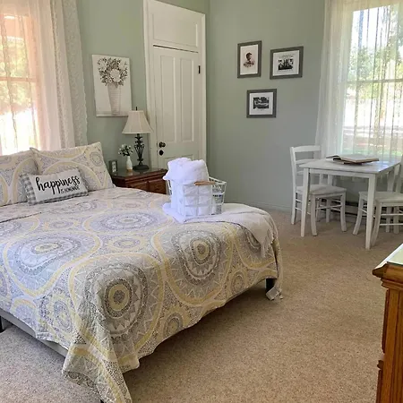 The Mayor'S Suite @ The Historic Kanab Inn